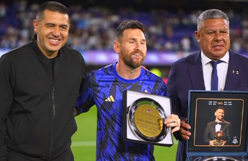 乐鱼app下载页-裁判员在执行警告时是否必须暂停比赛